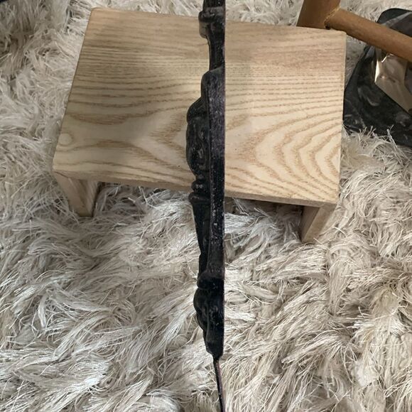 Distressed Style Cast Metal Decorative Wall Hook - Picture 8 of 17